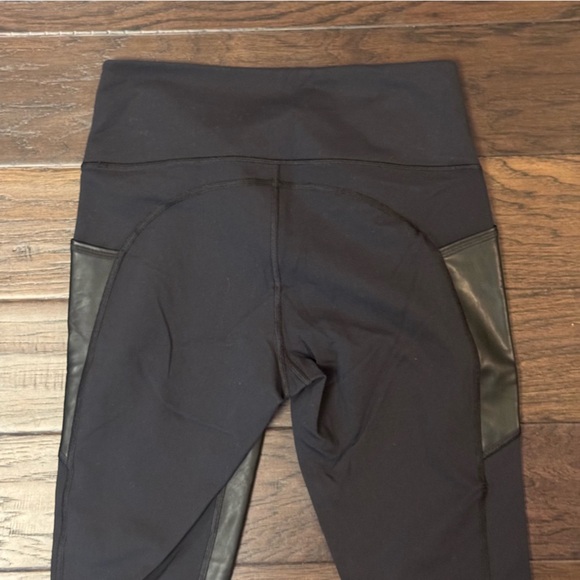 Athleta Gleam Faux Leather Leggings with Pockets - Women’s Medium - Picture 4 of 10
